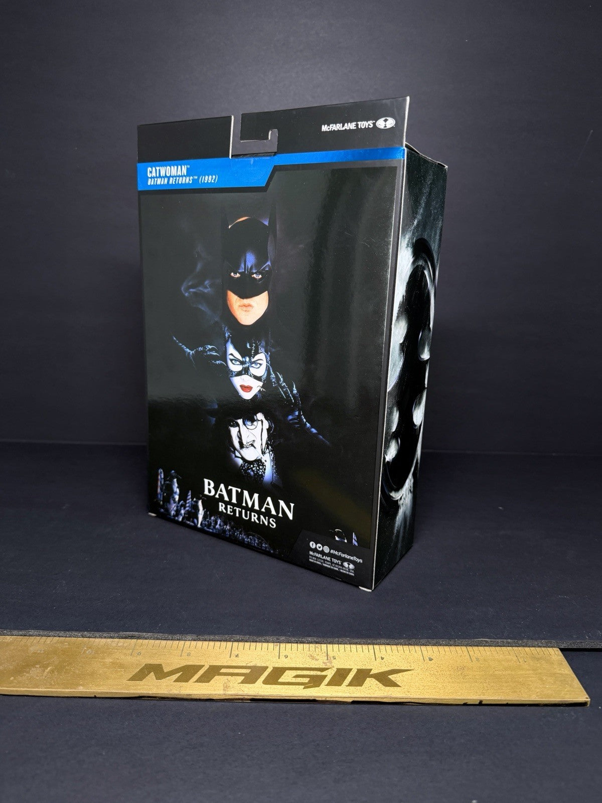 MCFARLANE DC MULTIVERSE CATWOMAN (BATMAN RETURNS 1992) BATTLE DAMAGE EDITION