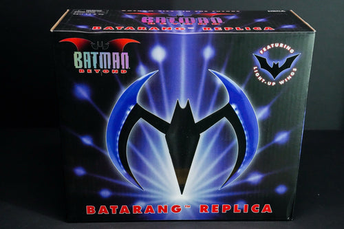 BATMAN BEYOND Gotham City in the Future BATARANG Replica NECA NEW Lights Up 