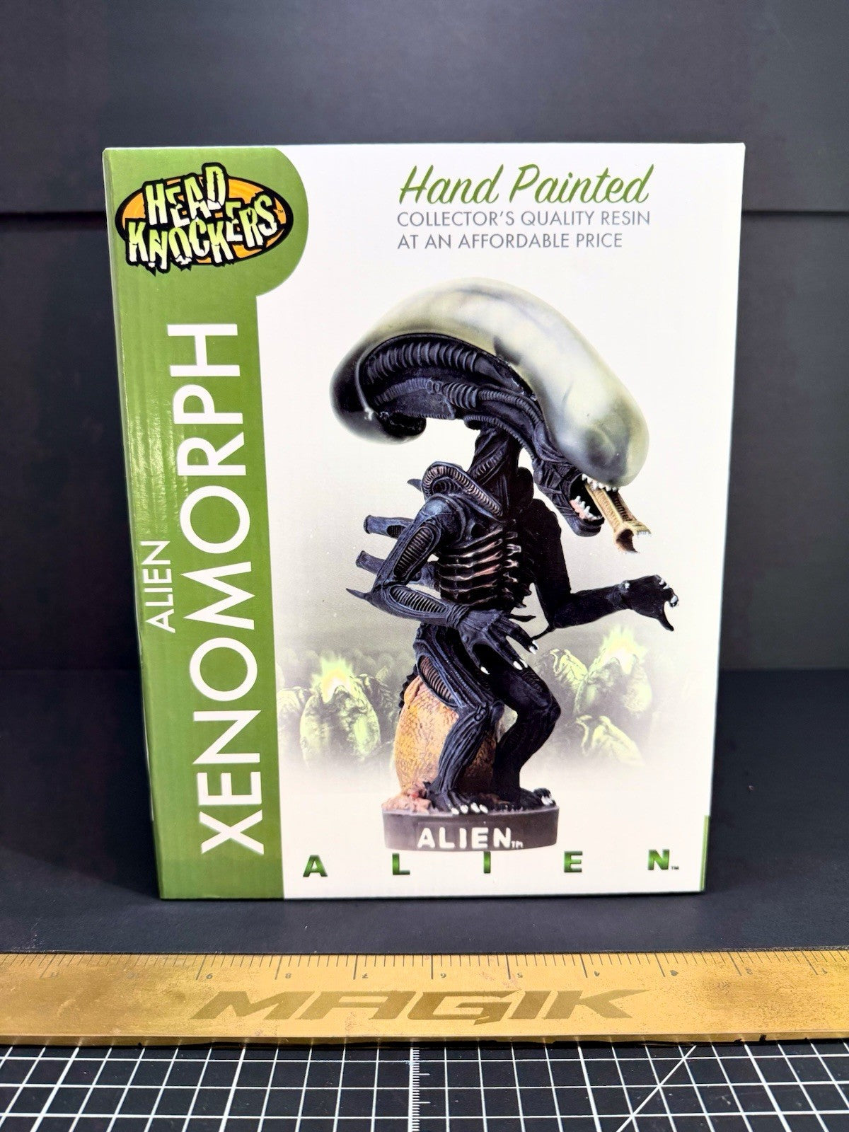 NECA Aliens Xenomorph Head Knockers Hand Painted Resin Figure 2017
