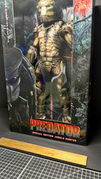 NECA Predator Special Edition Jungle Hunter 1/4 Scale Action Figure W/Led Lights