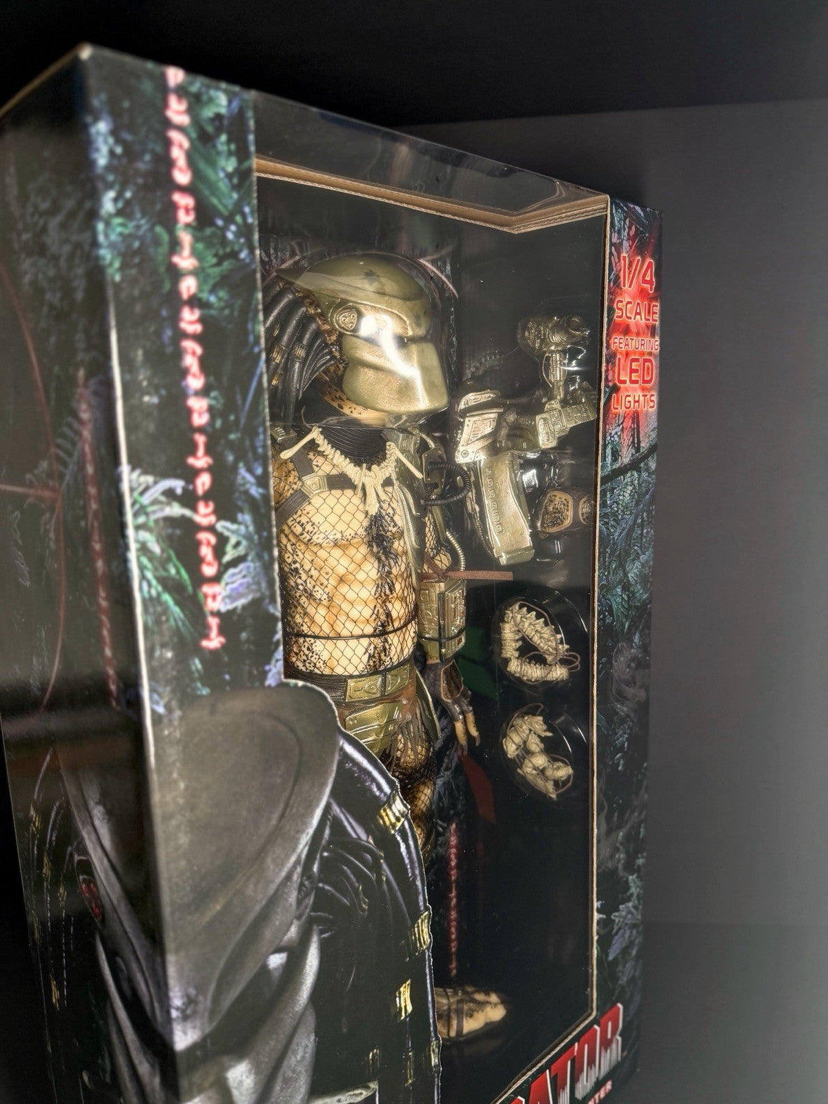 NECA Predator Special Edition Jungle Hunter 1/4 Scale Action Figure W/Led Lights