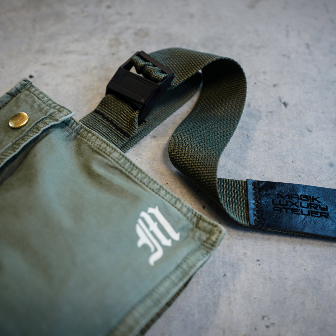 RARE CAPSULE TRAVEL BAG