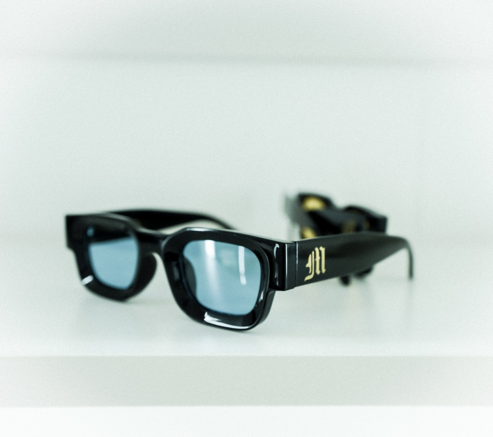 THE WINNER FRAMES - V1