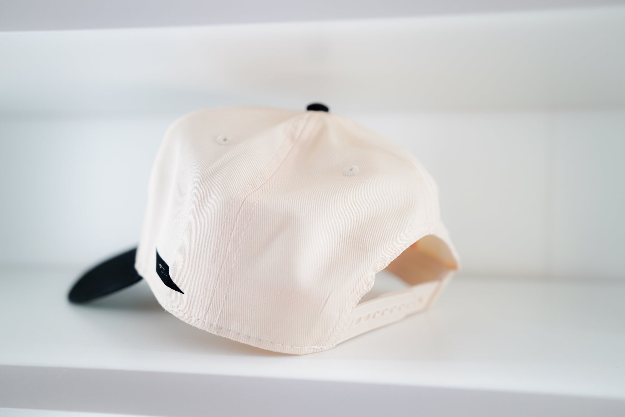 LUXURY SPORTS CREST HAT - IVORY/ONYX BLACK