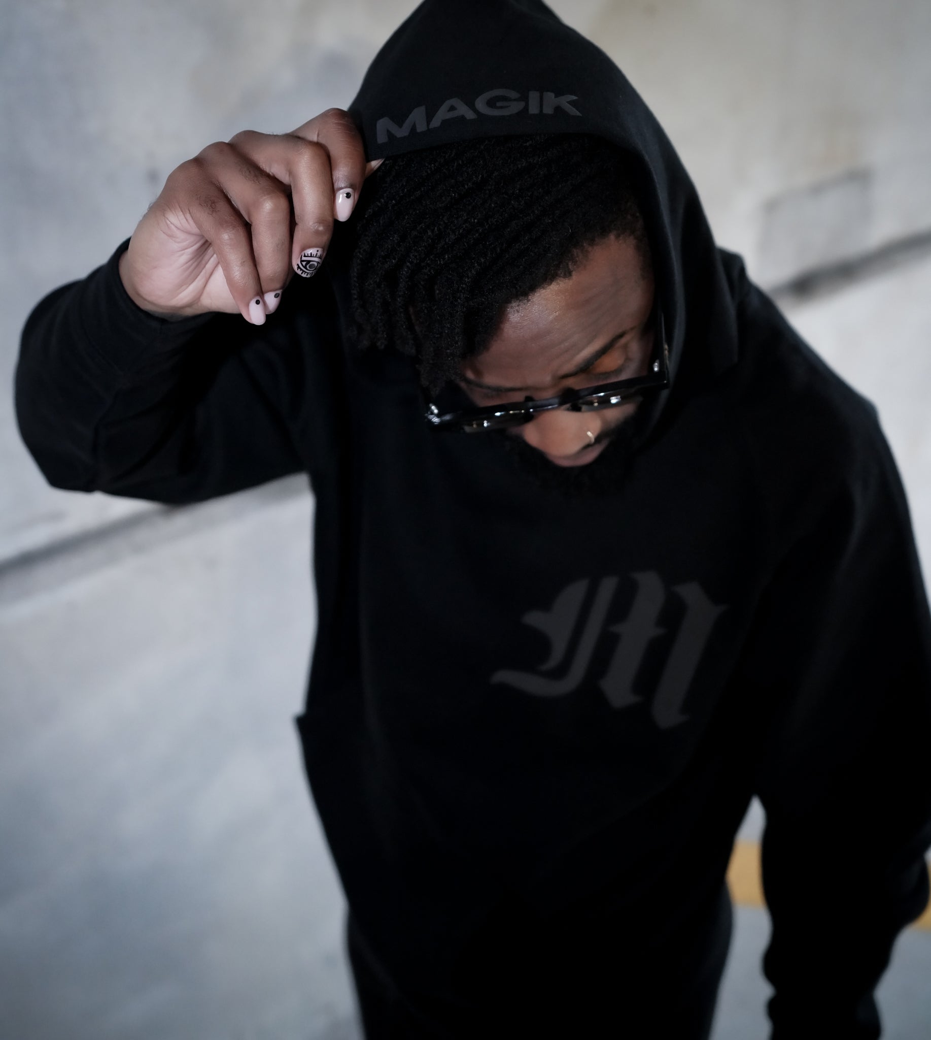 THE STANDARD EMBLEM HOODIE - ONYX BLACK