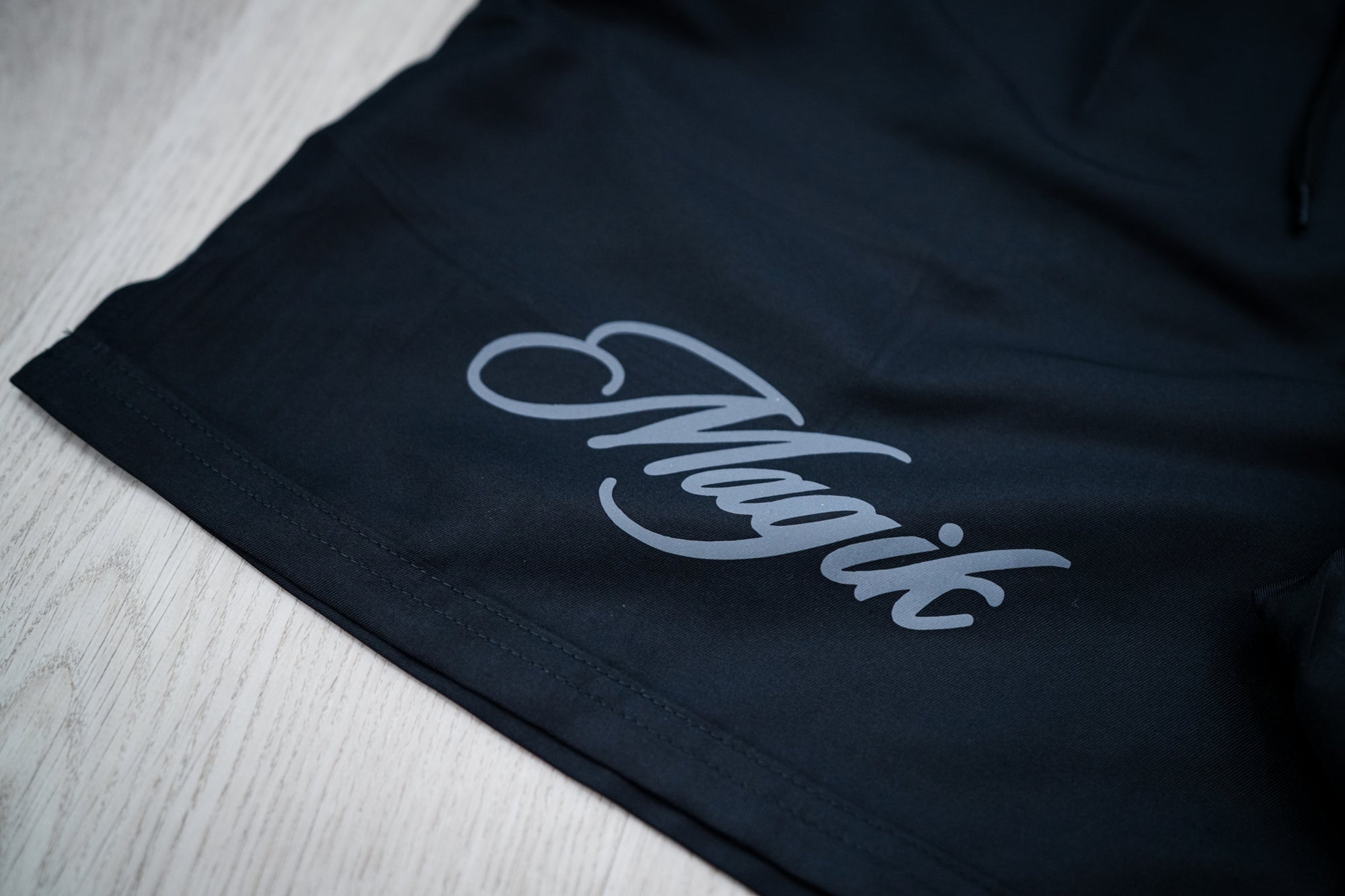 SPORT SHORT - BLACK/REFLECTIVE CHROME