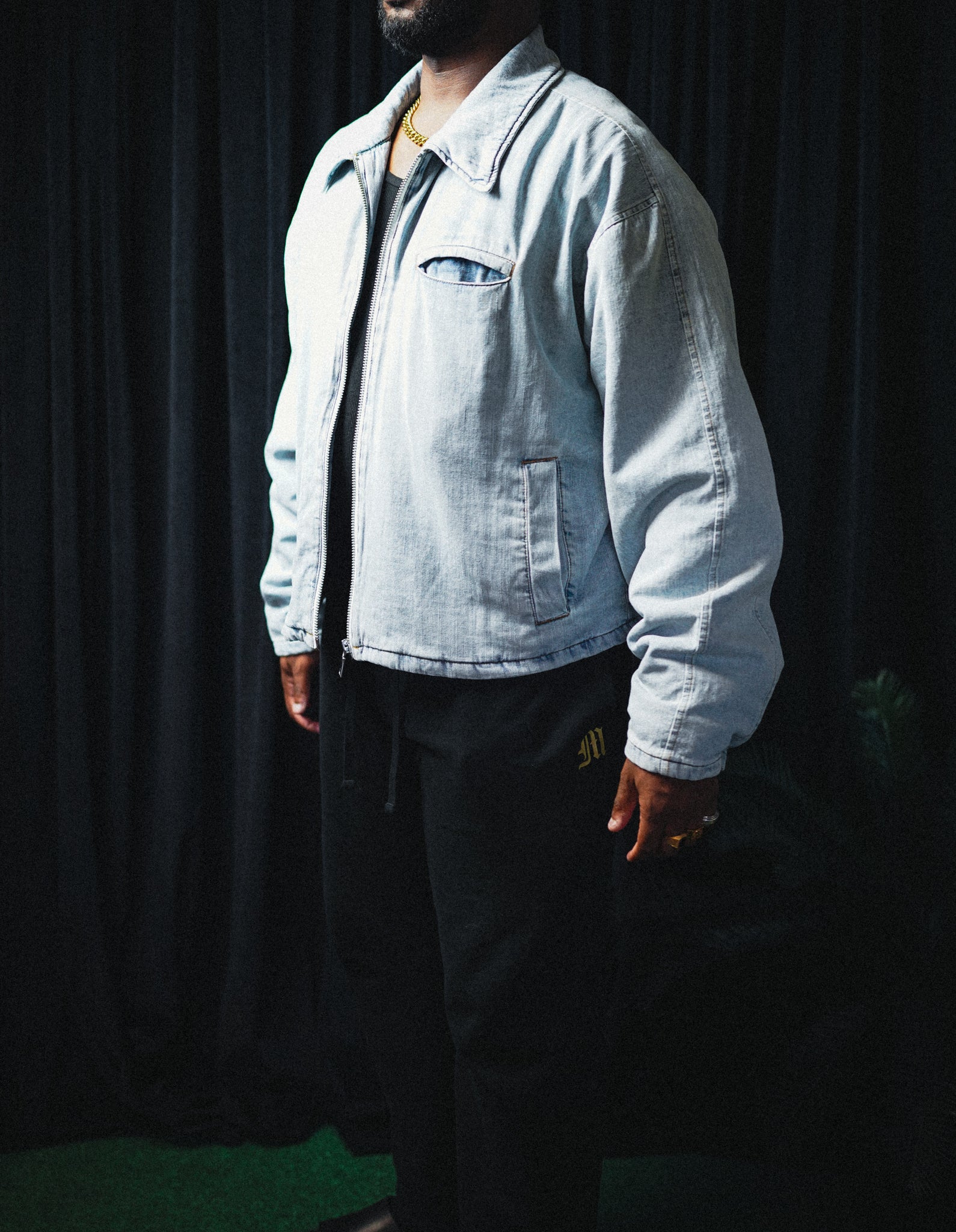 THE CARGO DENIM JACKET - LIGHT WASH