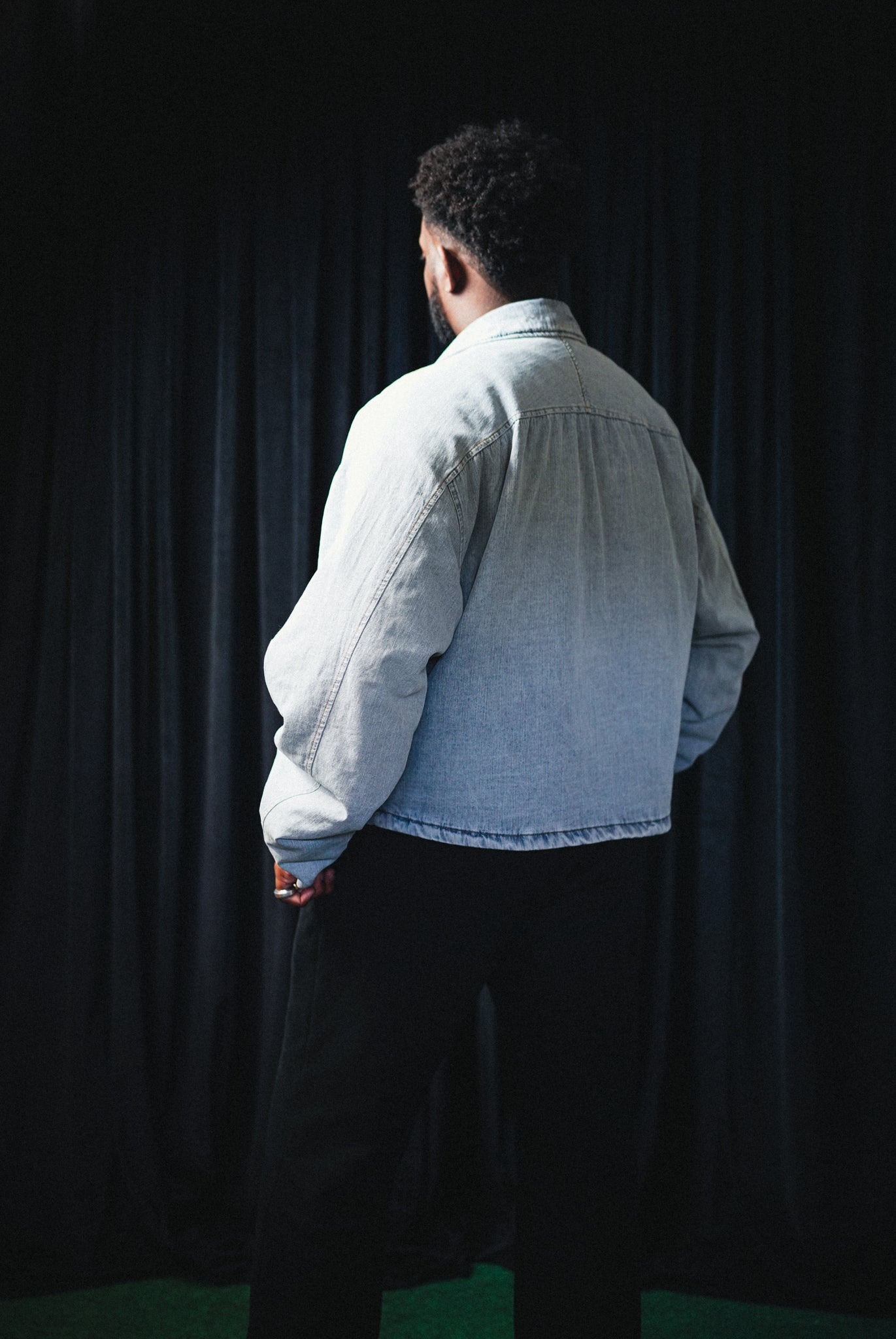THE CARGO DENIM JACKET - LIGHT WASH