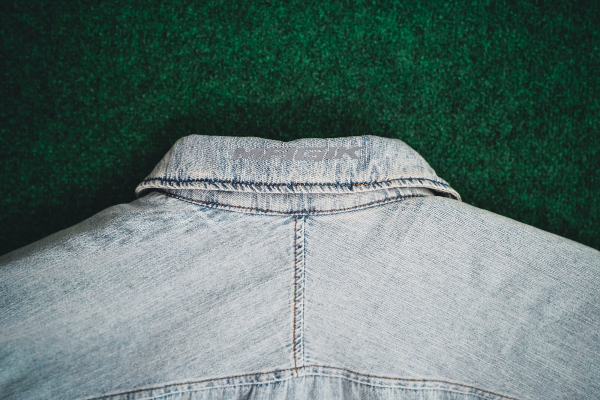 THE CARGO DENIM JACKET - LIGHT WASH