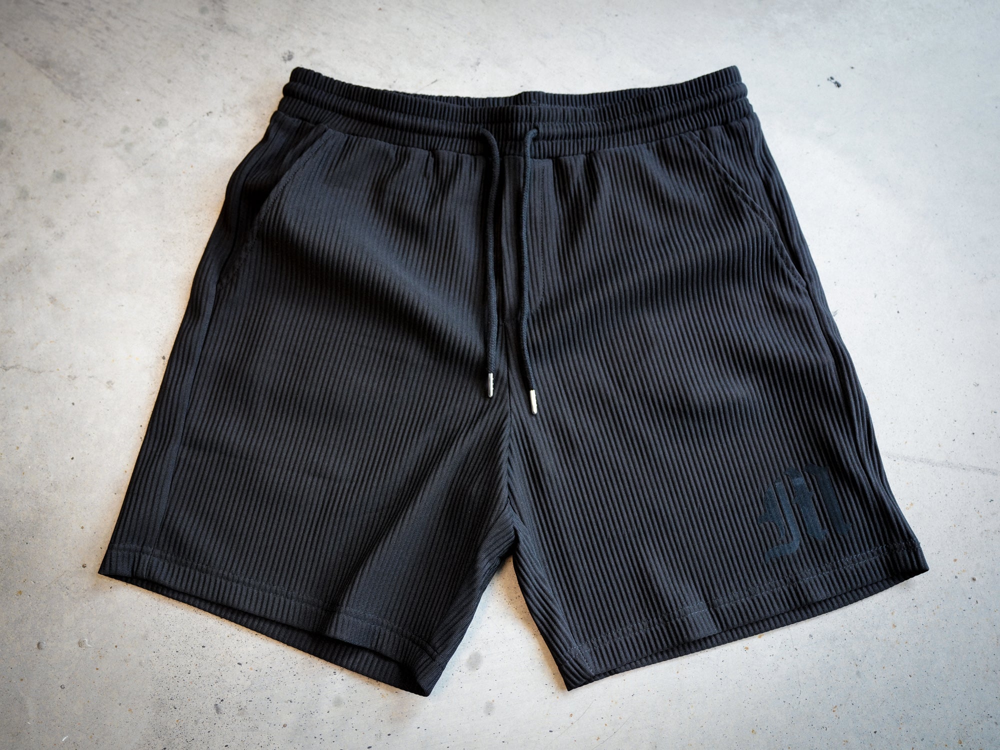 ATELIER RIBBED SHORTS - ONYX BLACK
