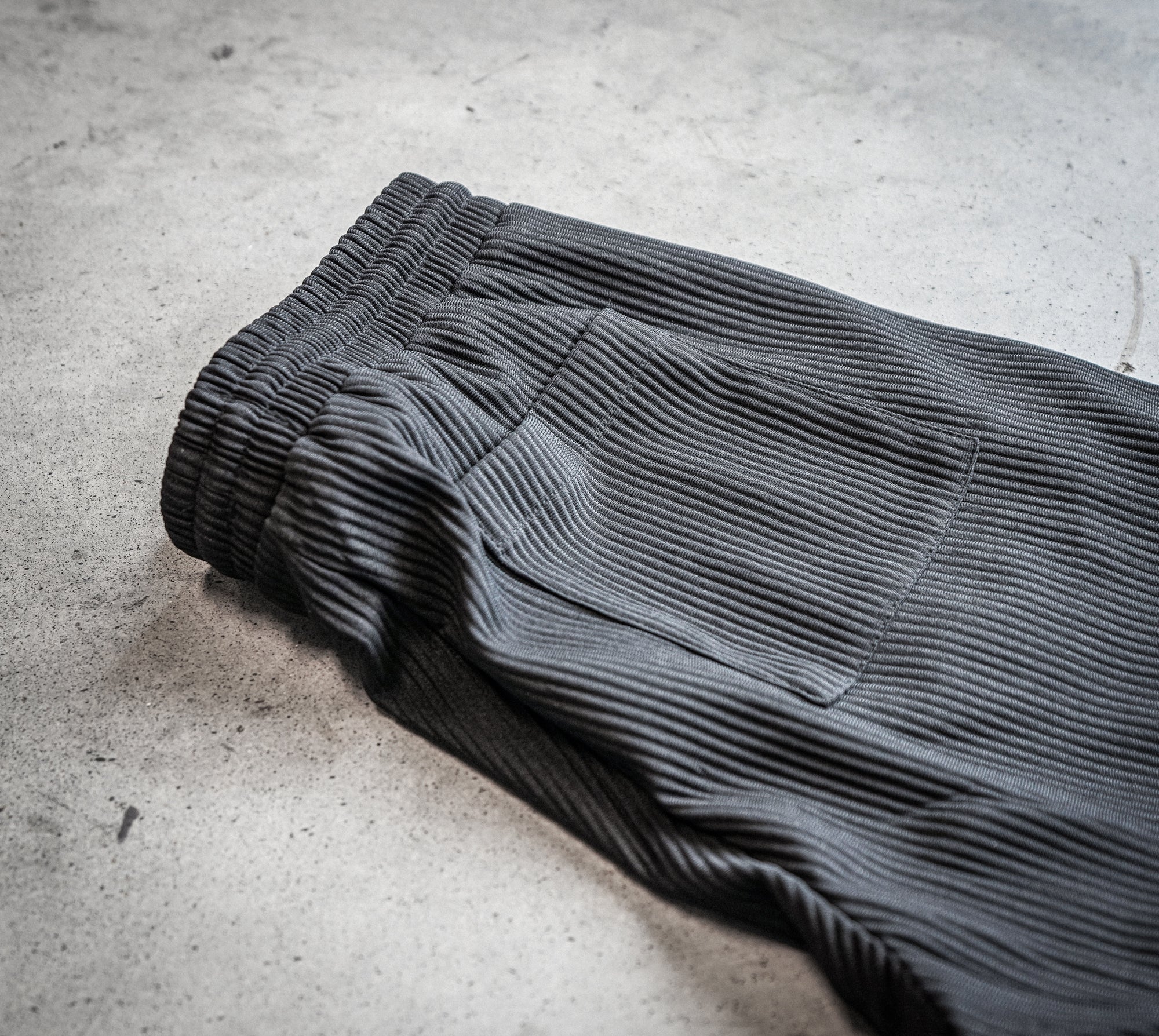 ATELIER RIBBED SHORTS - ONYX BLACK