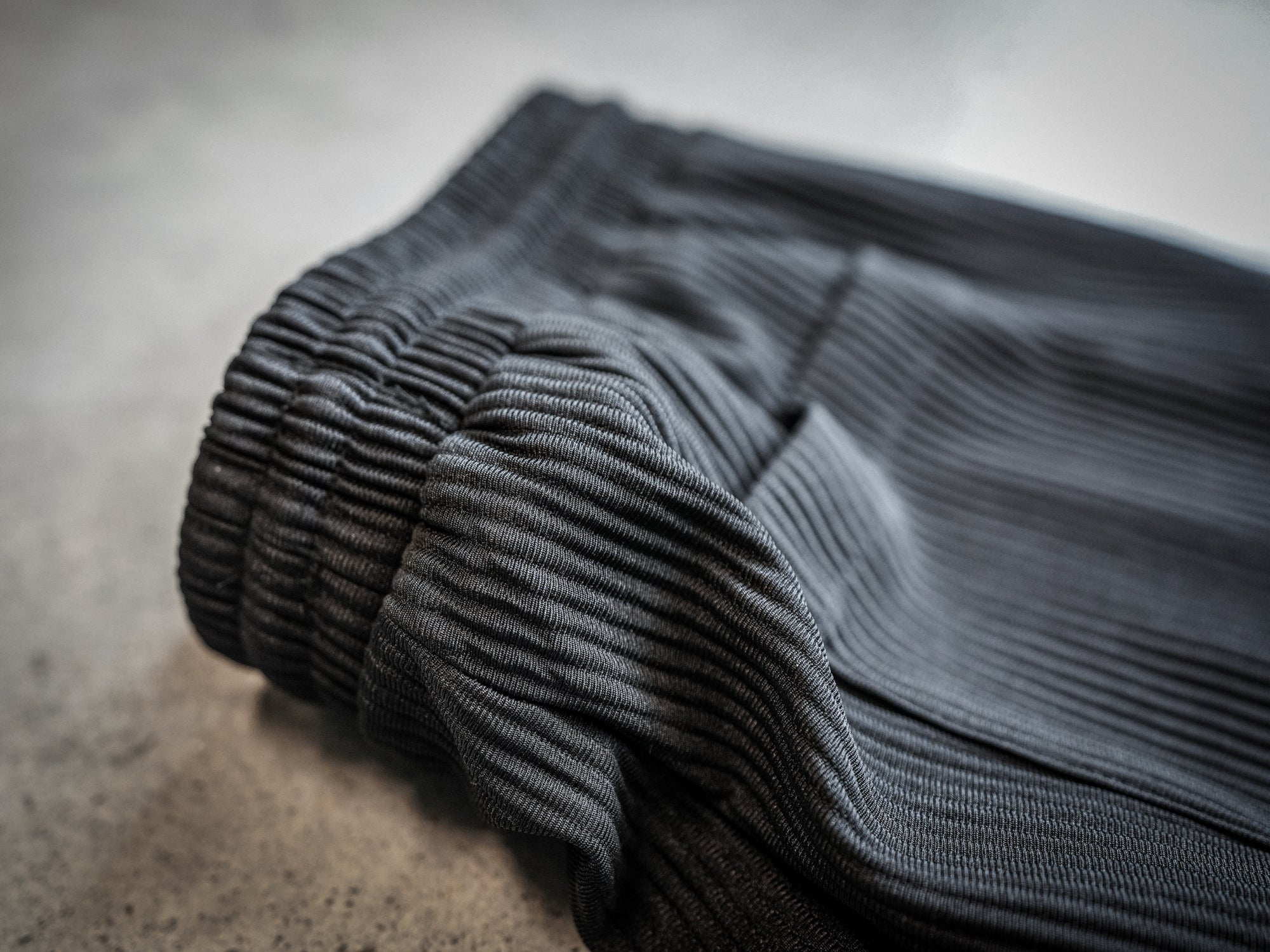 ATELIER RIBBED SHORTS - ONYX BLACK