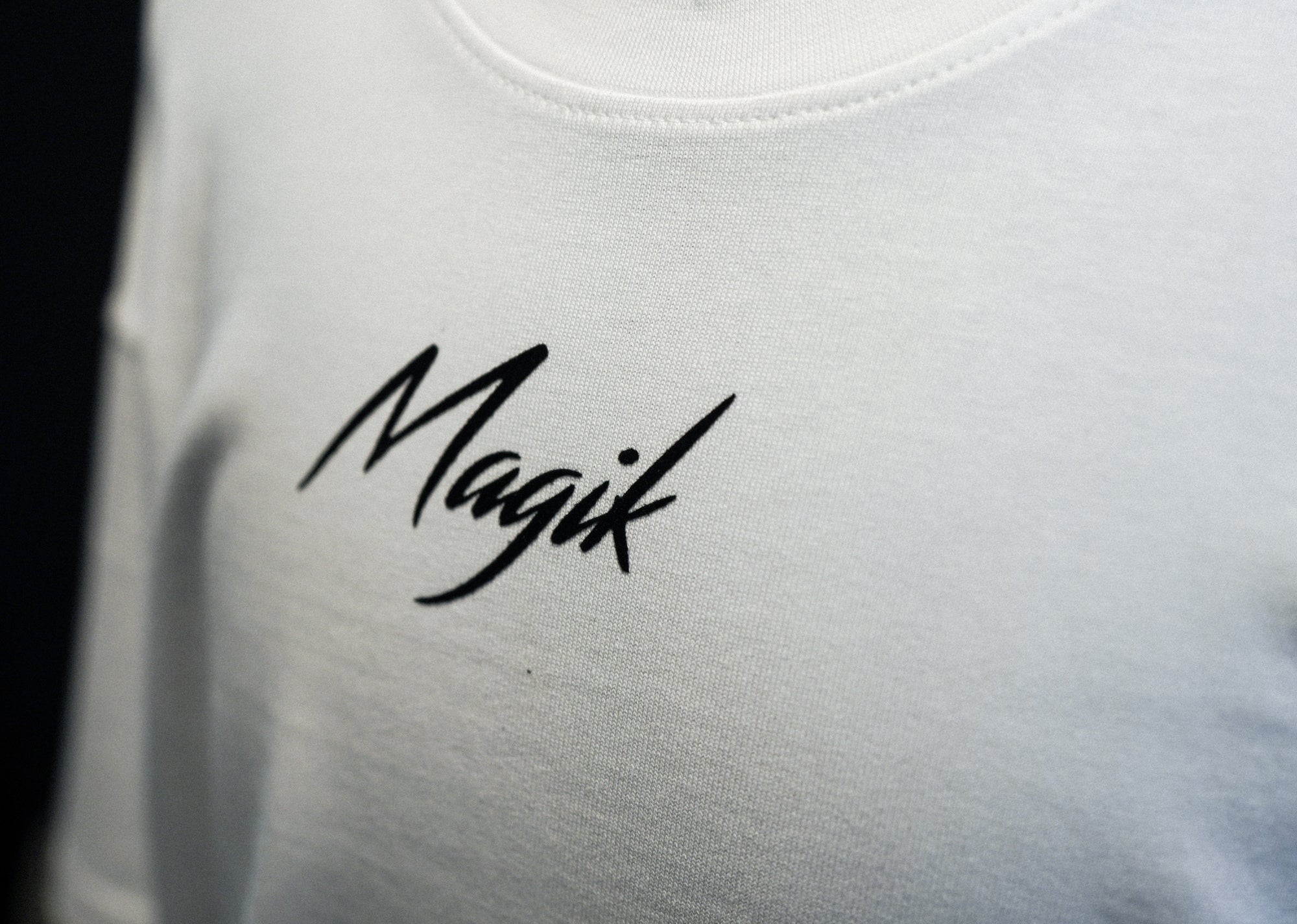 SIGNATURE STANDARD TEE - PURE WHITE/BLK