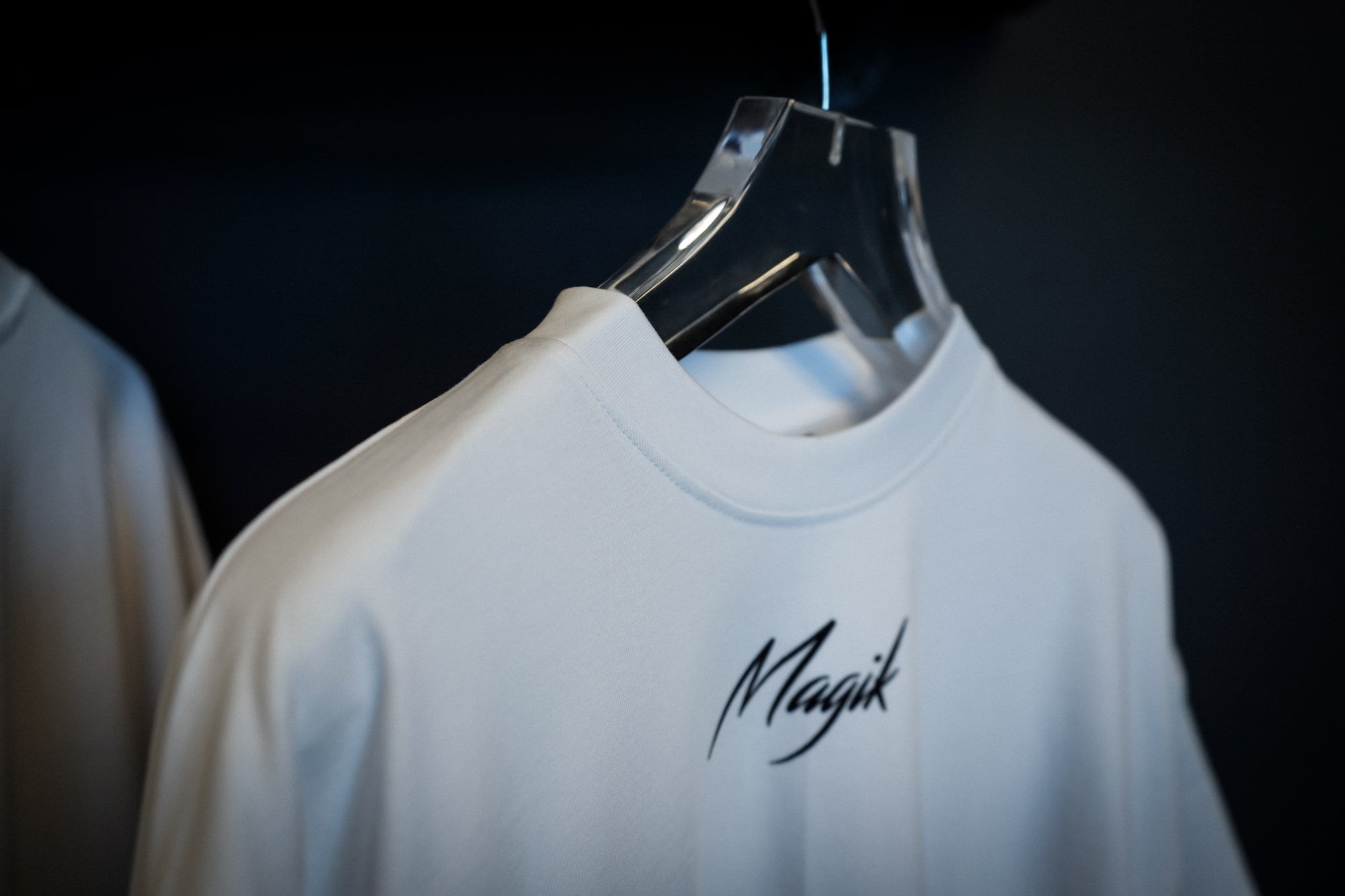 SIGNATURE STANDARD TEE - PURE WHITE/BLK