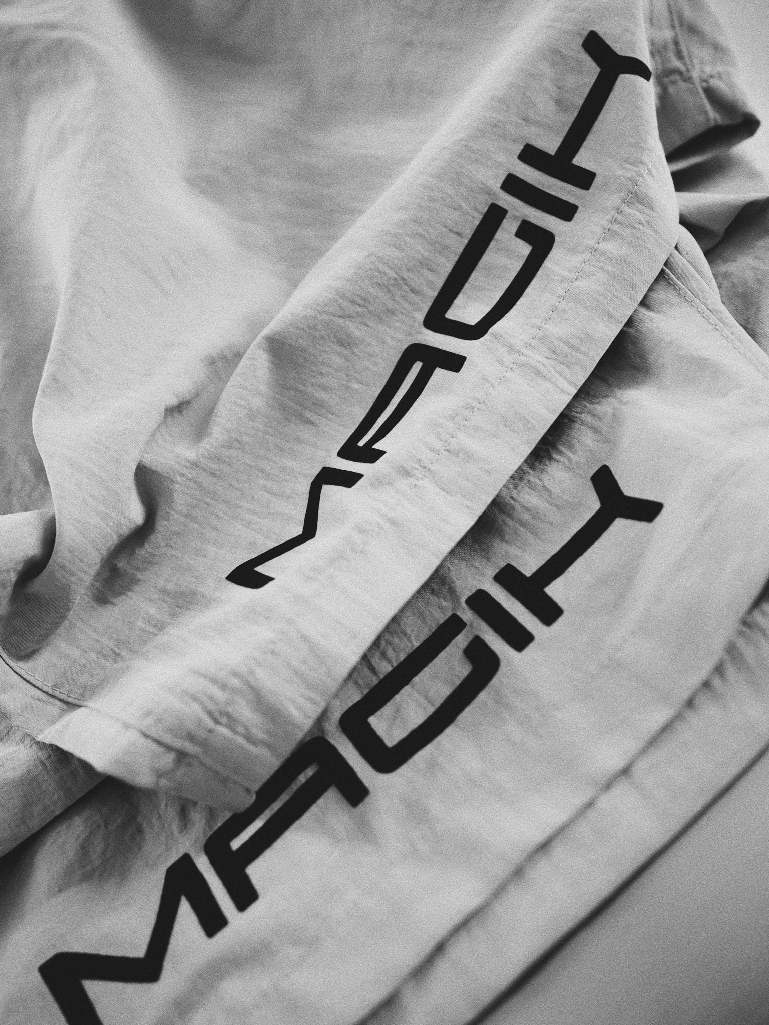 LUXURY SPORTS NYLON SHORT - SILVER/MULTI